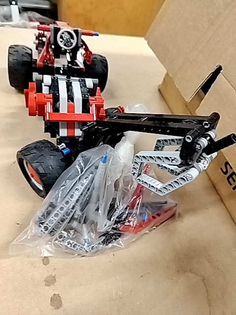 LEGO-bil (evt. med mangler)